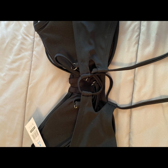 Black underwire bikini top, tie back - Picture 3 of 3